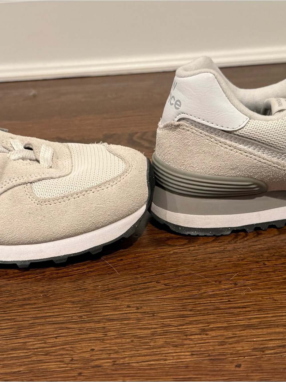 New Balance Women's Cream and White Retro Sneakers - Picture 2 of 9